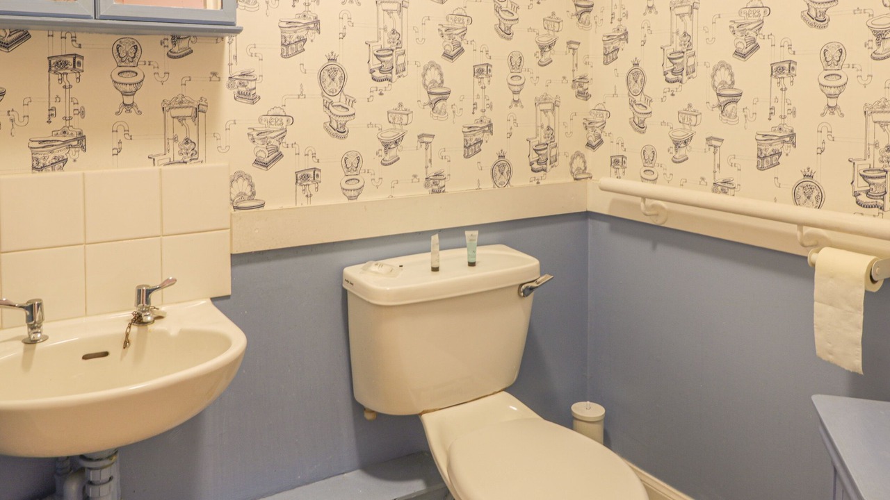 Photo of Bathroom in Prestonpans