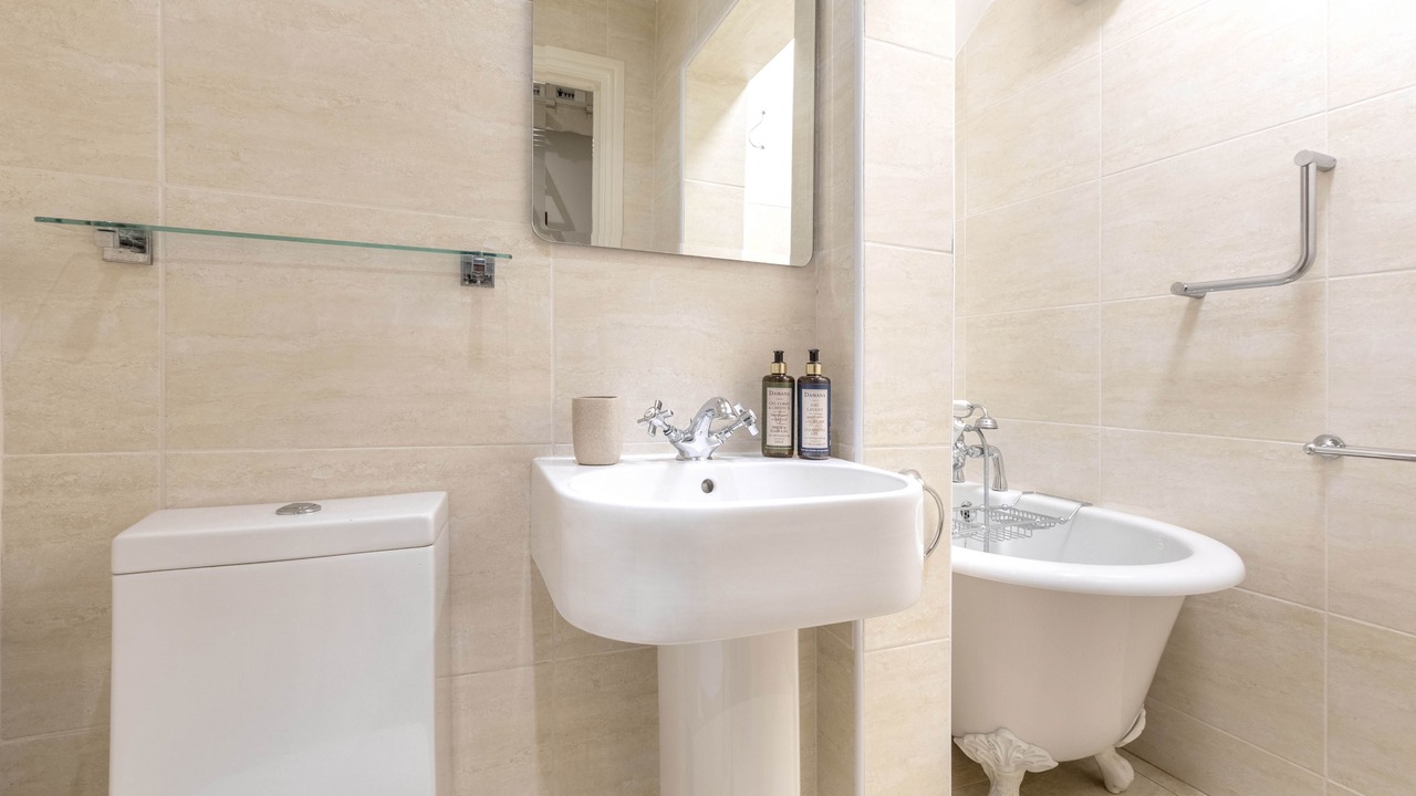 Photo of Bathroom in Upper Town