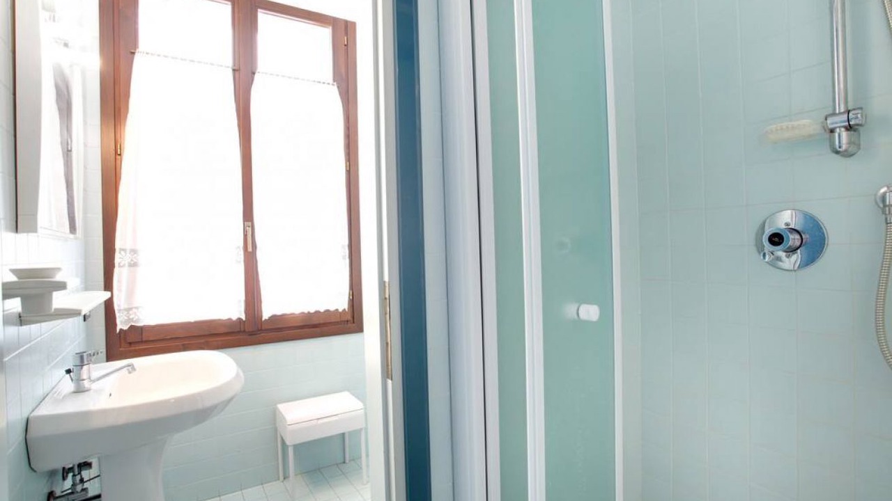 Photo of Bathroom in Molina