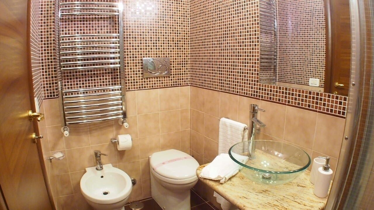 Photo of Bathroom in Aurelio