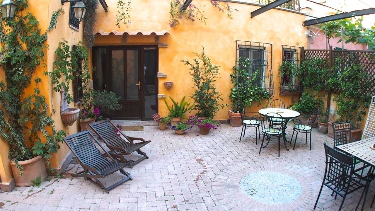 Photo of Outdoor in Aurelio