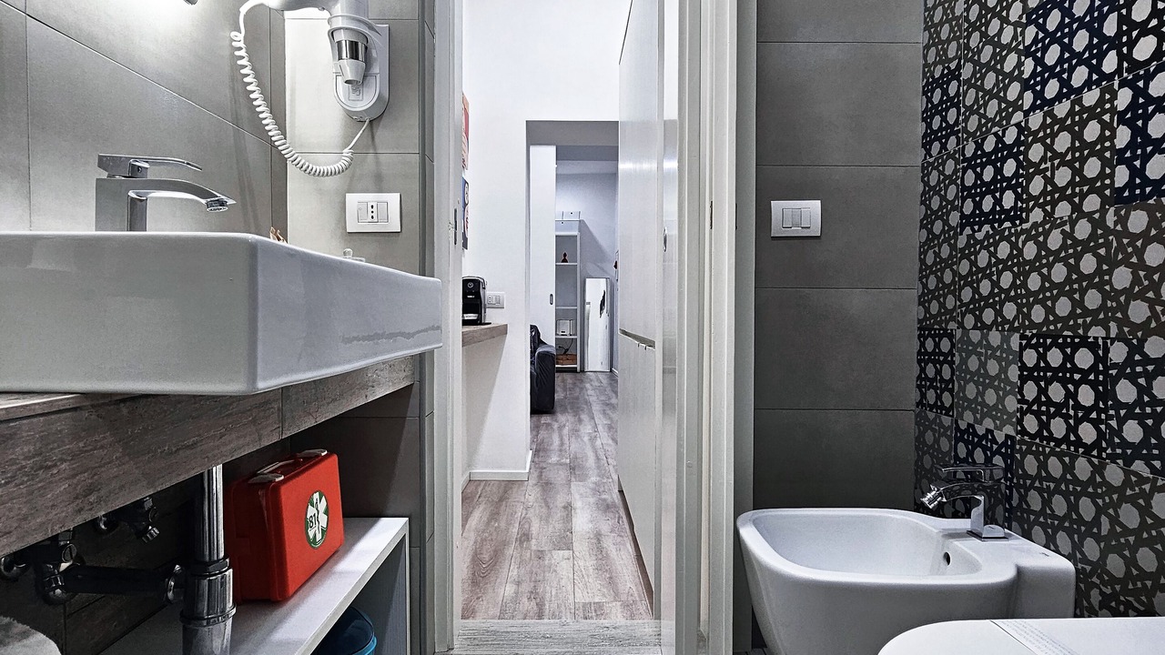 Photo of Bathroom in Naples City Centre