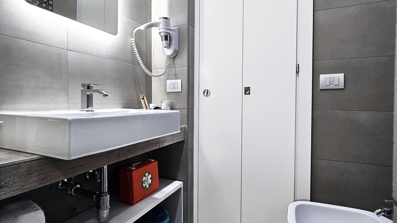 Photo of Bathroom in Naples City Centre