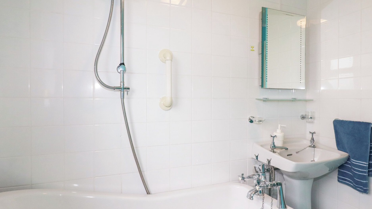 Photo of Bathroom in Rose