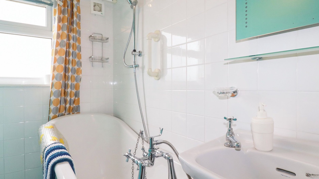 Photo of Bathroom in Rose