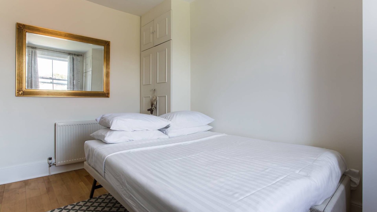 Photo of Bedroom in Angel