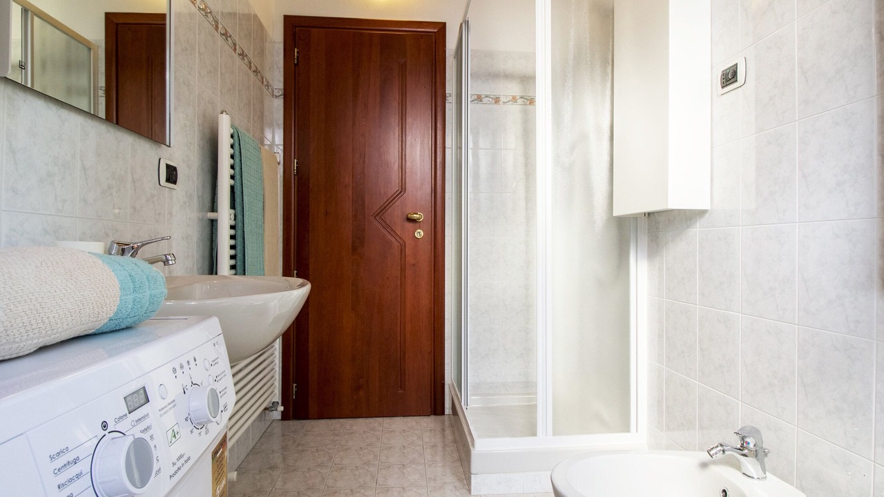 Photo of Bathroom in Parella