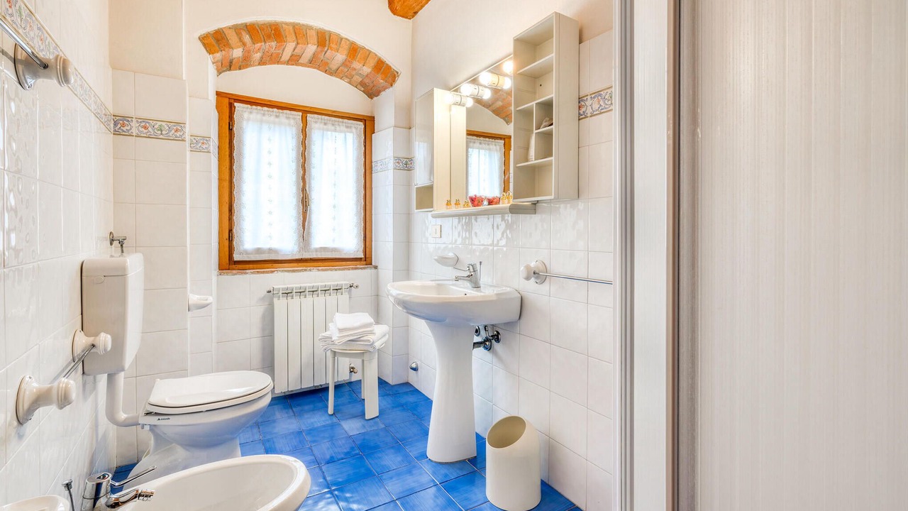 Photo of Bathroom in Poppi