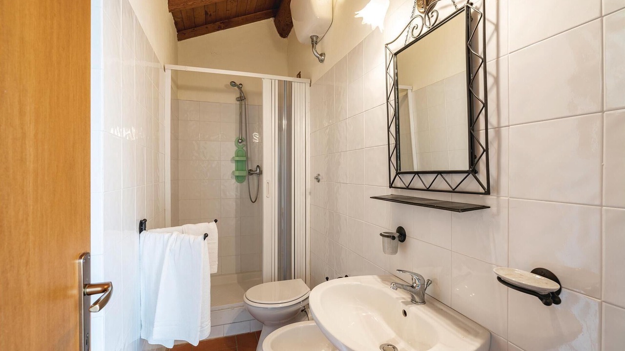 Photo of Bathroom in Loro Ciuffenna