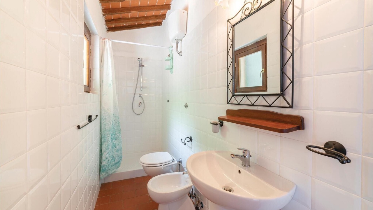 Photo of Bathroom in Loro Ciuffenna