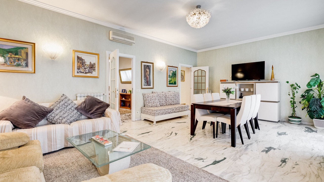 Photo of Livingroom in Quartiere XIII Aurelio