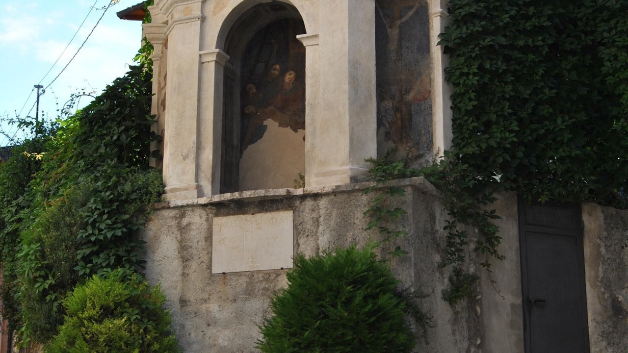 Photo of Others in Cassone
