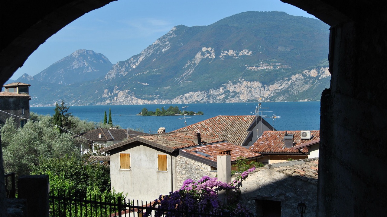Photo of Others in Cassone
