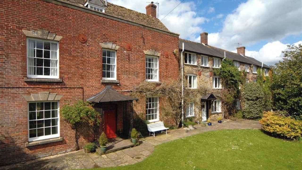 Photo of Others in Dursley