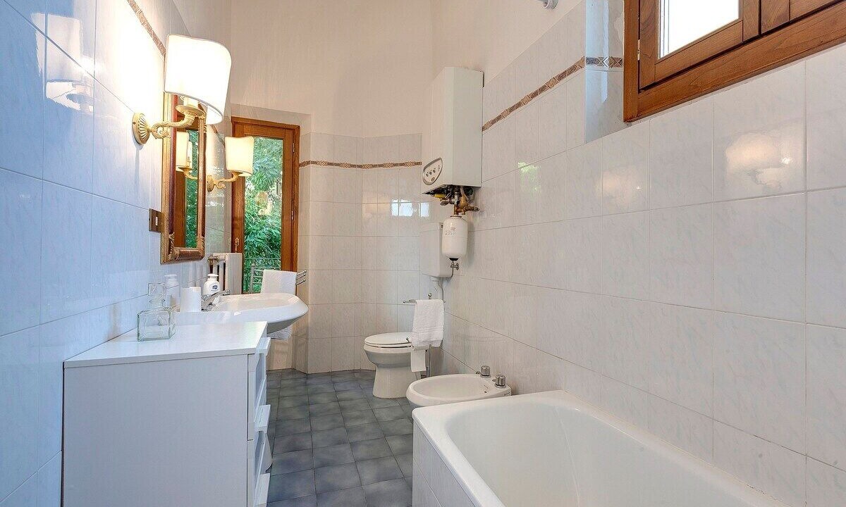 Photo of Bathroom in San Lorenzo