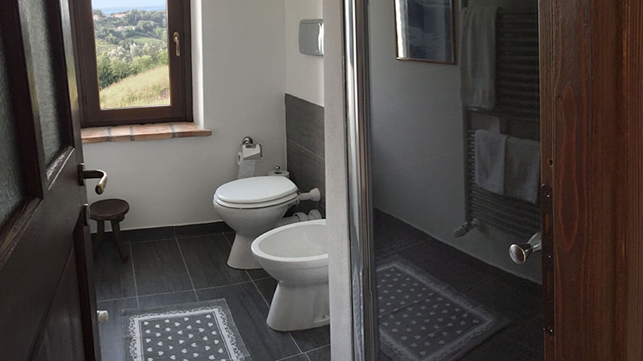 Photo of Bathroom in Montegrosso dʼAsti