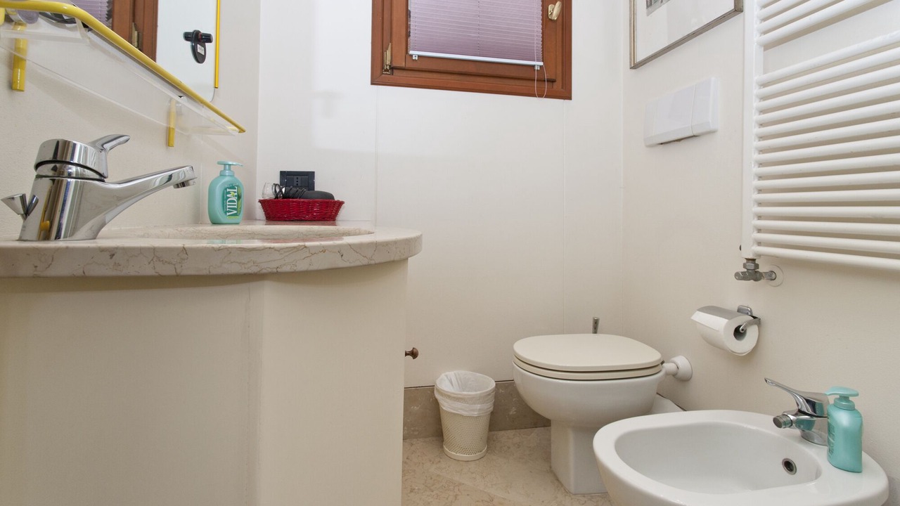 Photo of Bathroom in Dorsoduro