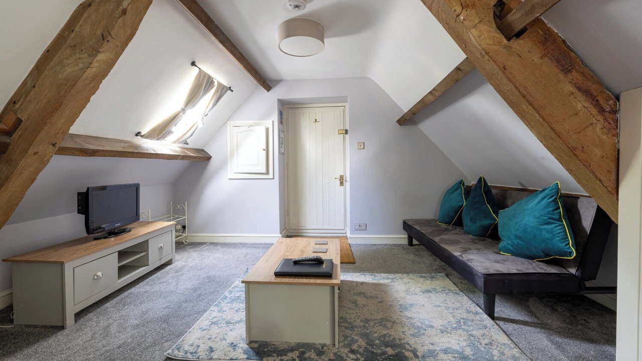 Photo of Livingroom in Box