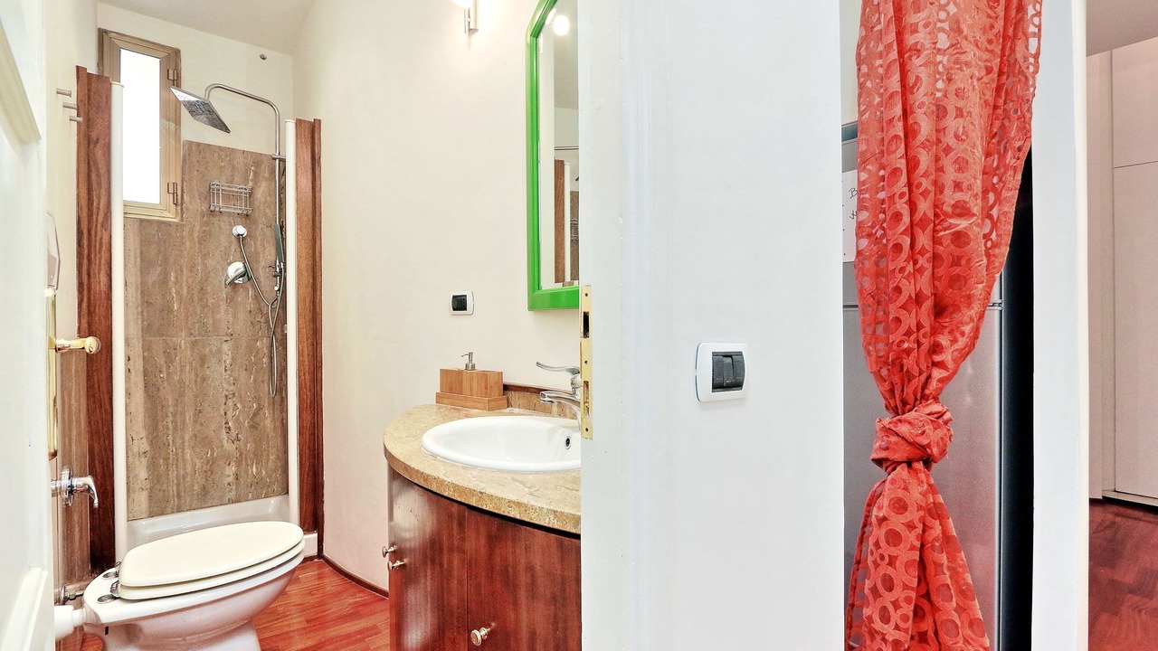 Photo of Bathroom in Esquilino