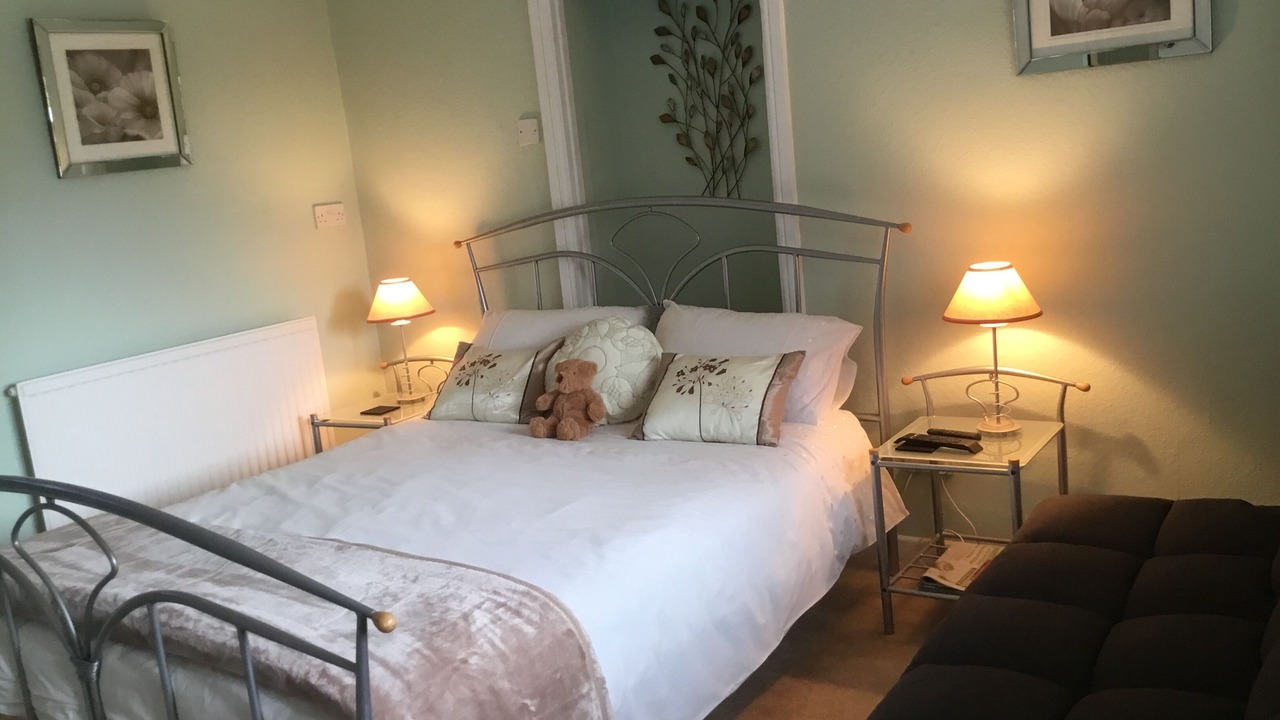 Photo of Bedroom in Compton Martin