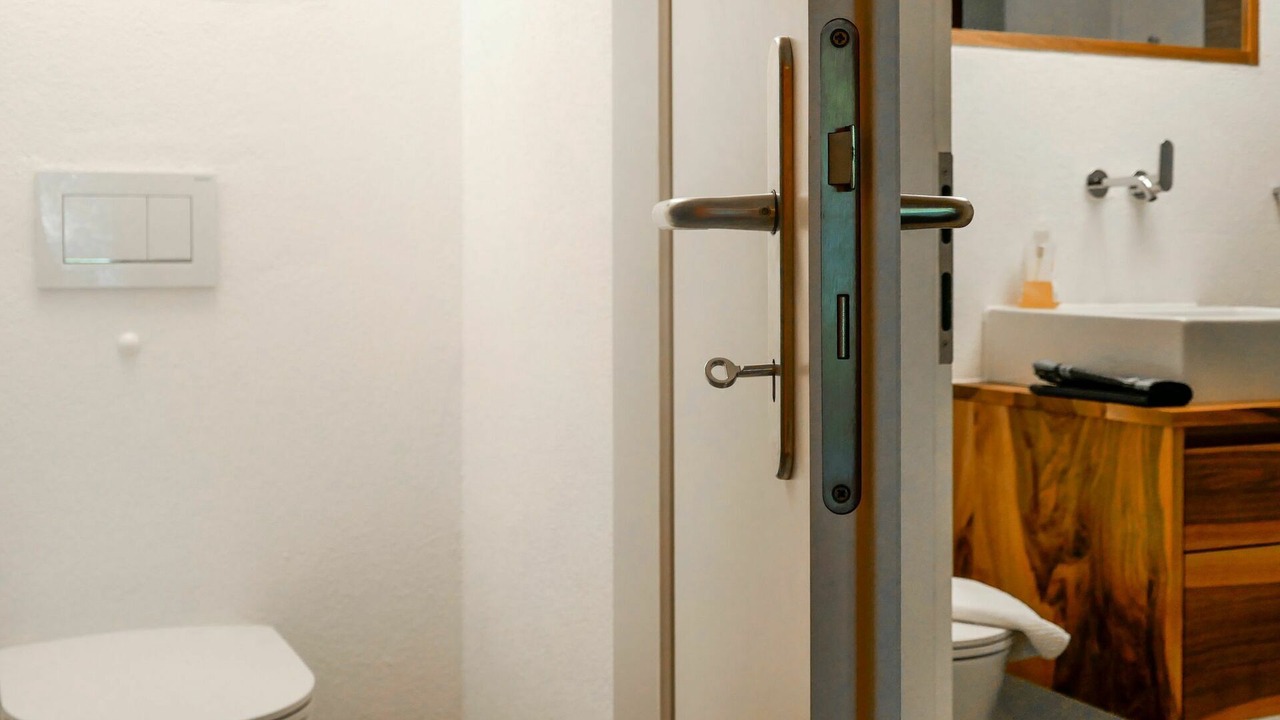 Photo of Bathroom in Negrentino