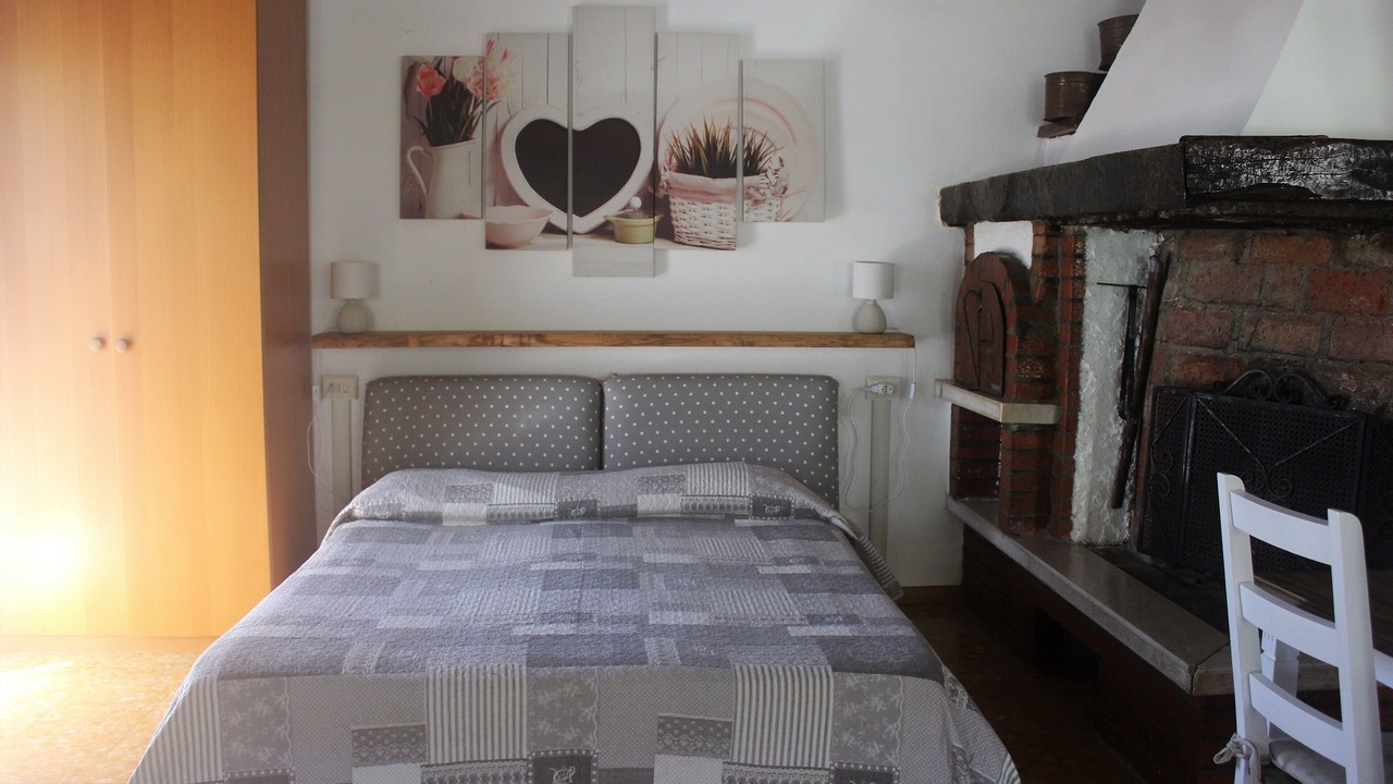Photo of Bedroom in Castelnuovo Magra