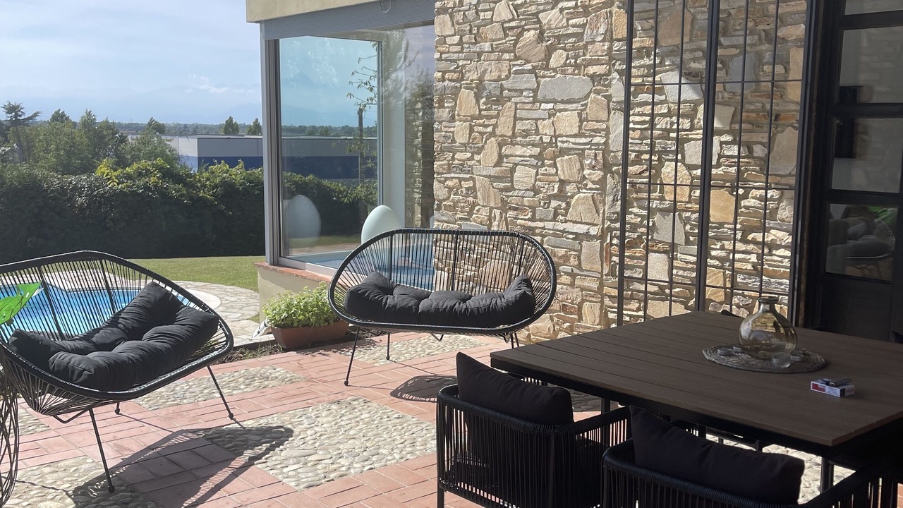 Photo of Outdoor in Bra