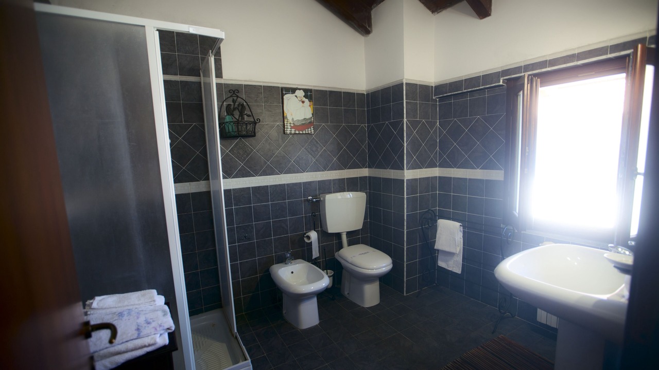 Photo of Bathroom in Garibaldi