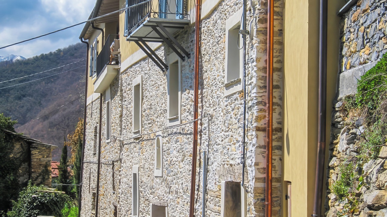 Photo of Outdoor in Nirasca