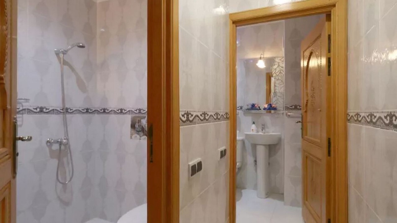 Photo of Bathroom in Majorelle