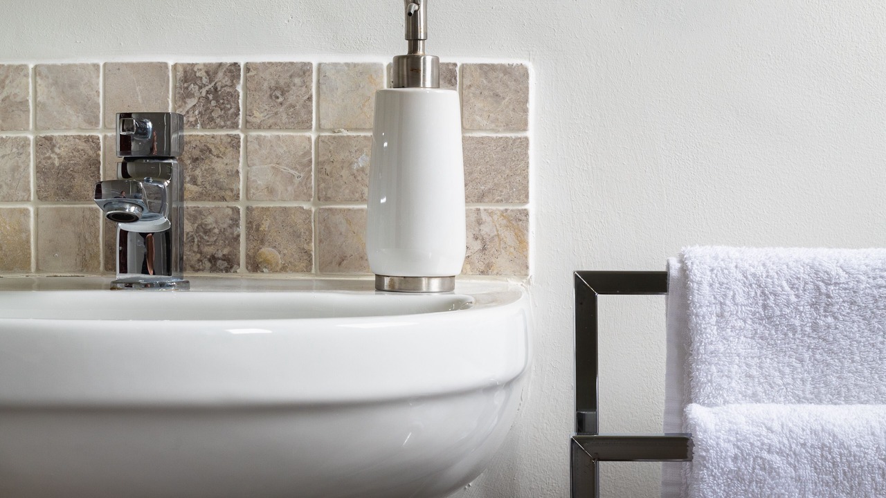 Photo of Bathroom in Widemouth Bay