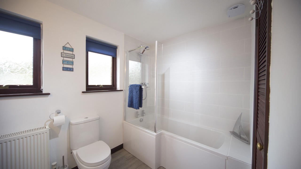 Photo of Bathroom in Widemouth Bay