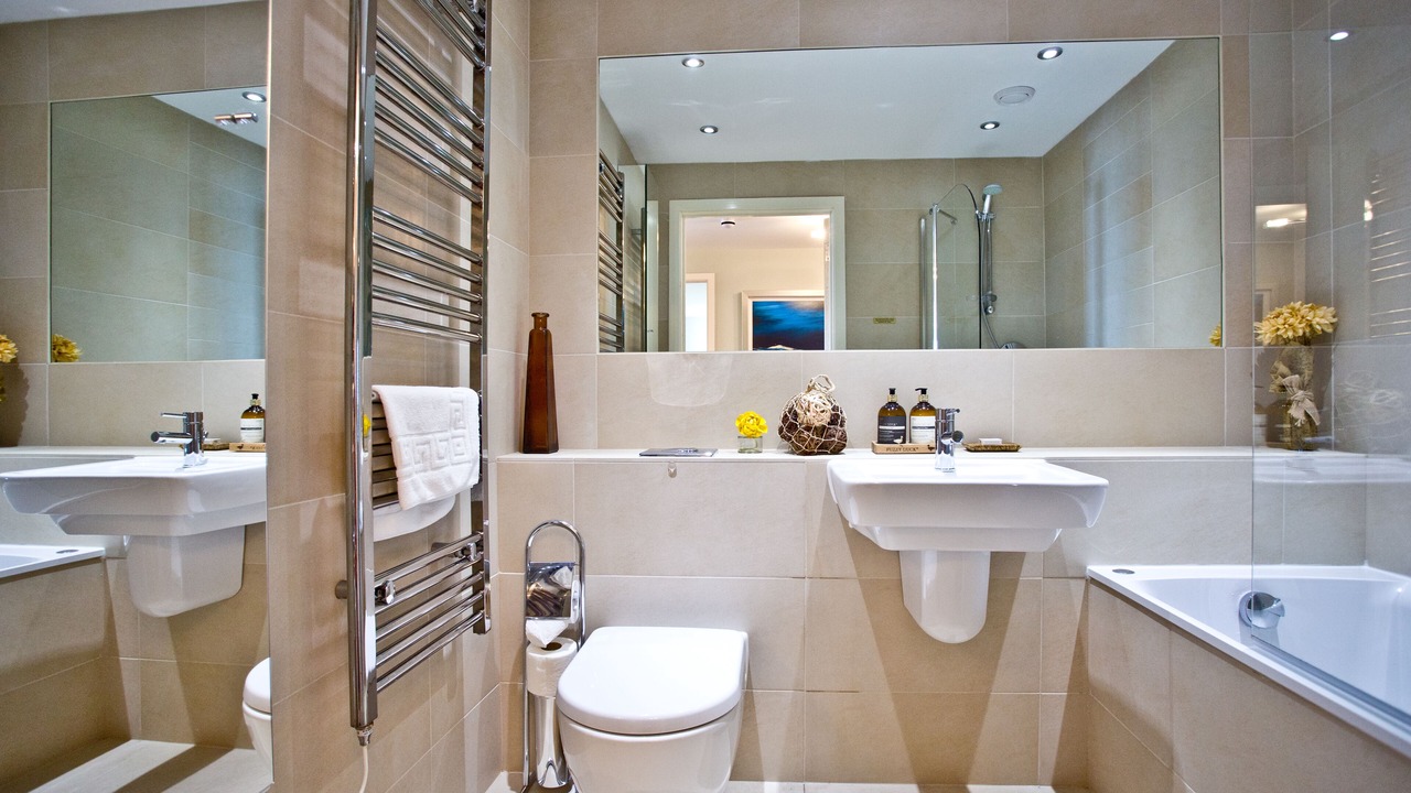Photo of Bathroom in Torquay City Centre