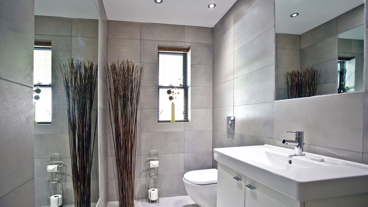 Photo of Bathroom in Torquay City Centre