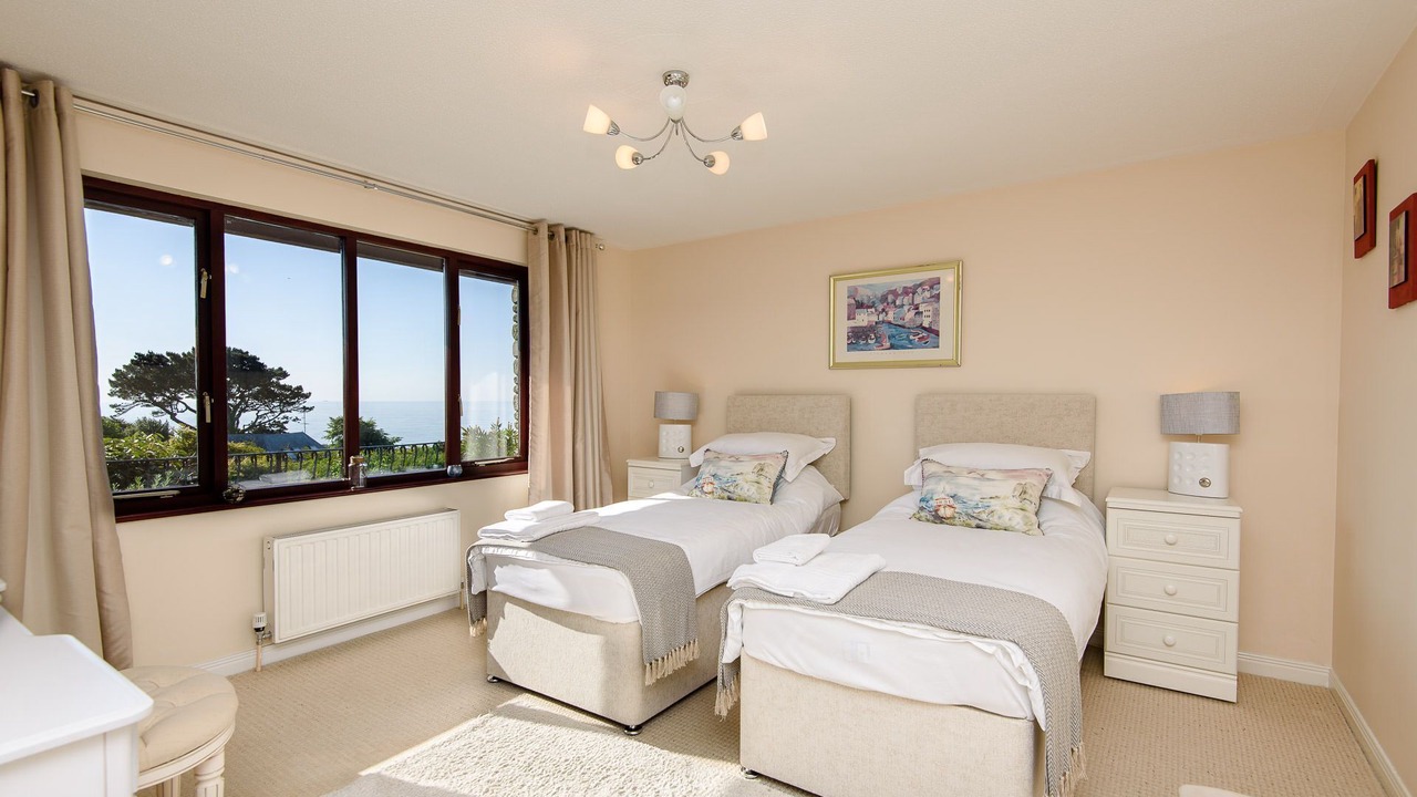 Photo of Bedroom in Looe