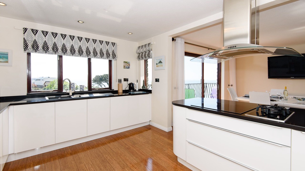 Photo of Kitchen in Looe