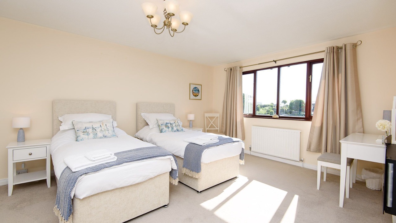 Photo of Bedroom in Looe