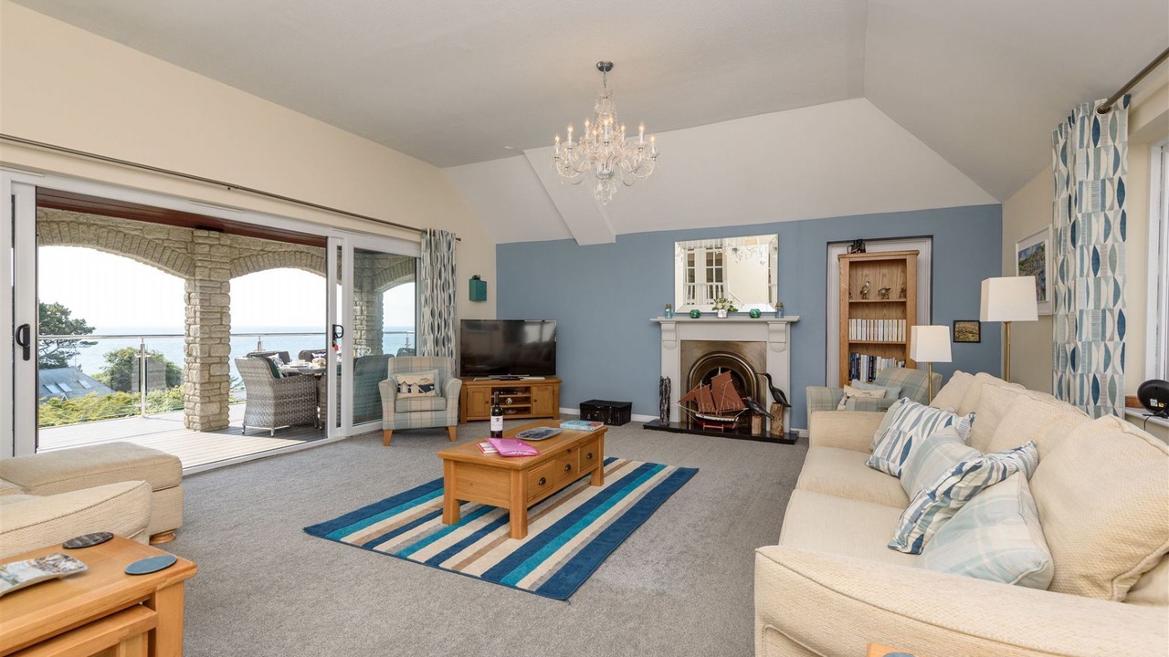 Photo of Livingroom in Looe