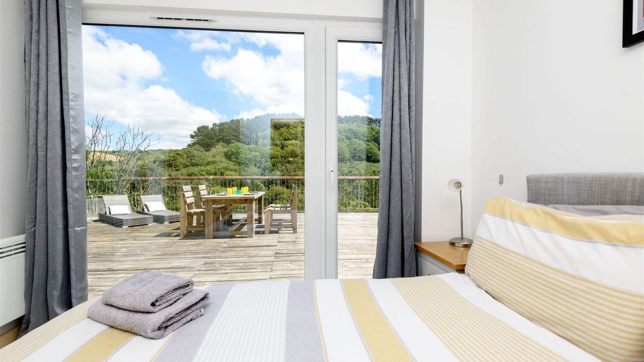 Photo of Bedroom in Millendreath