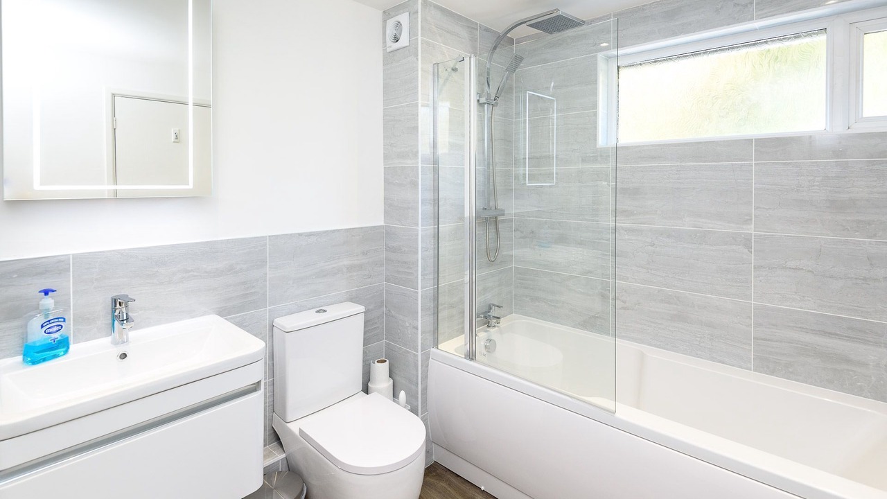 Photo of Bathroom in West Looe