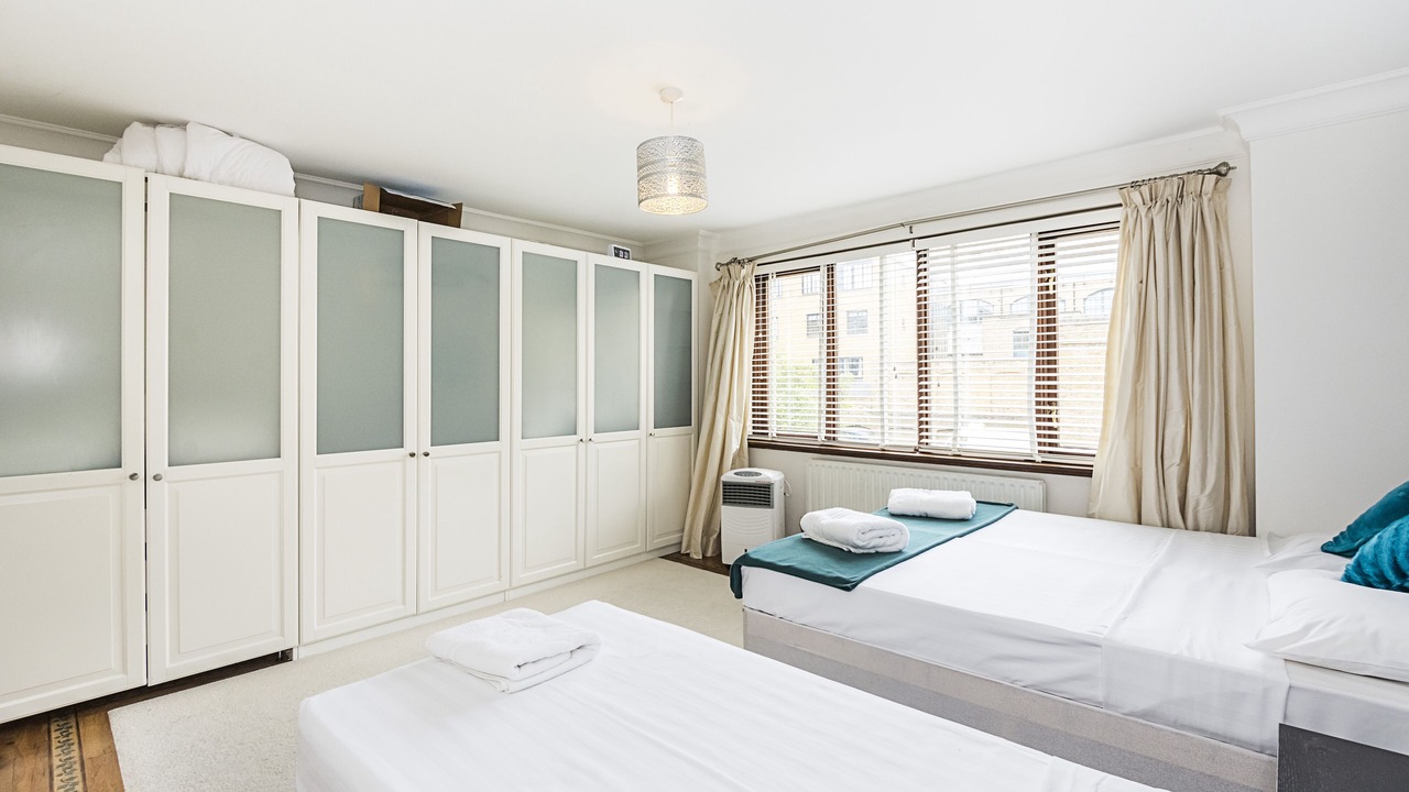 Photo of Bedroom in Island Gardens