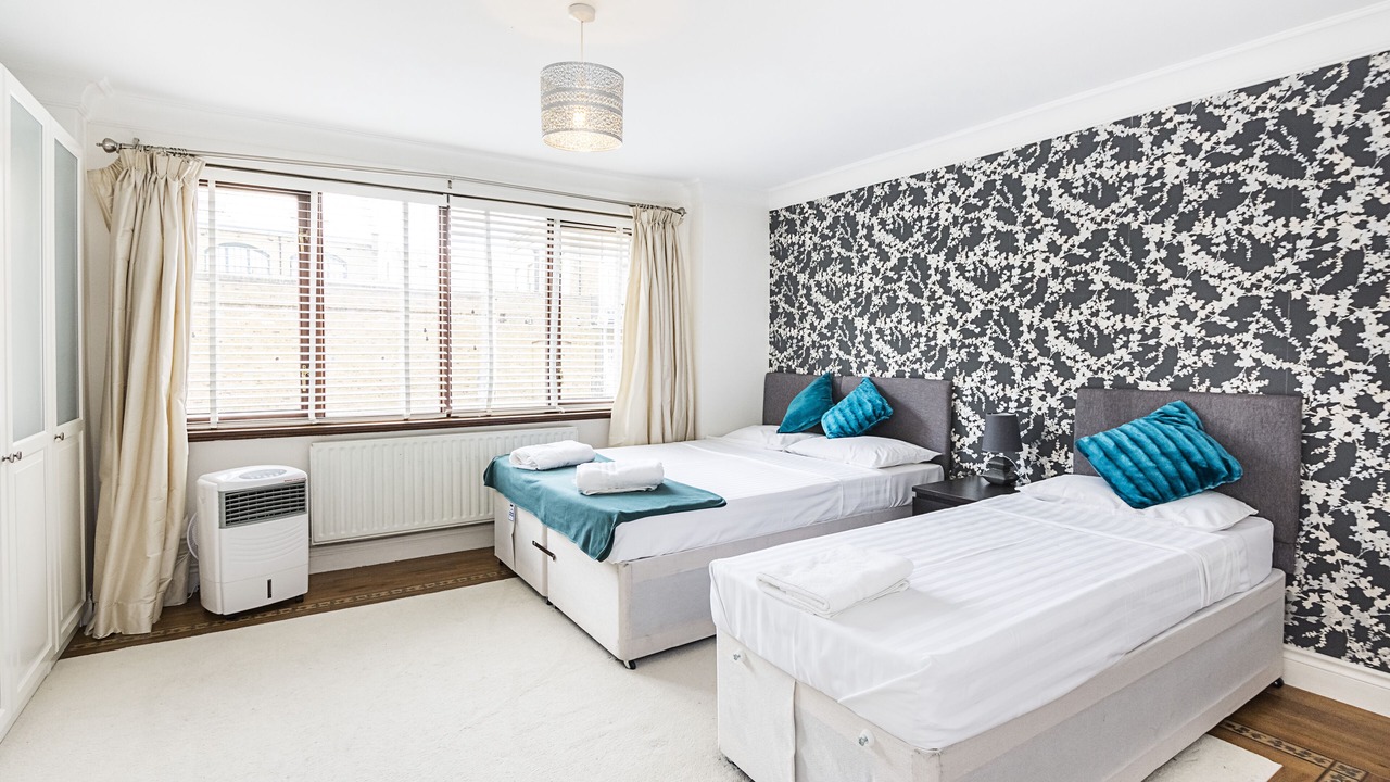 Photo of Bedroom in Island Gardens