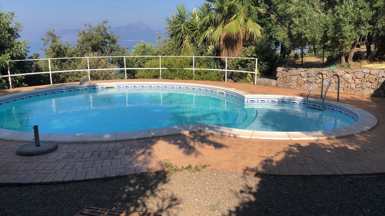 Photo of Outdoor in Cersuta