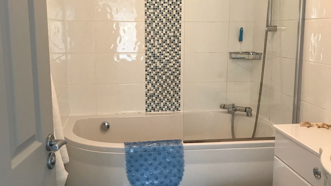 Photo of Bathroom in West Looe