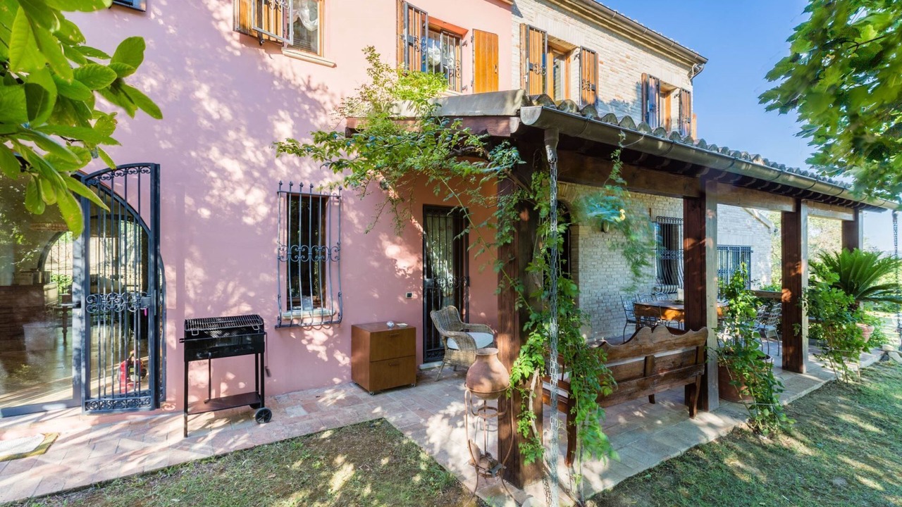 Photo of Patio Balcony in Colli al Metauro
