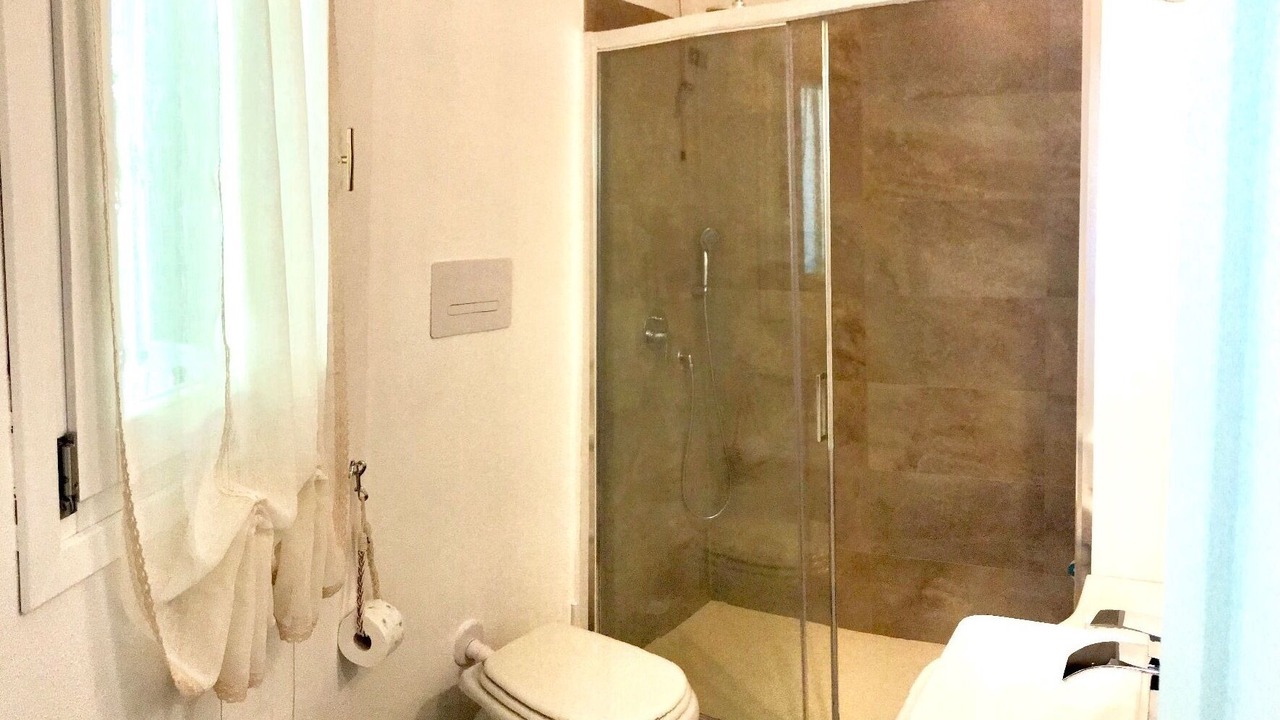 Photo of Bathroom in Baia Caddinas