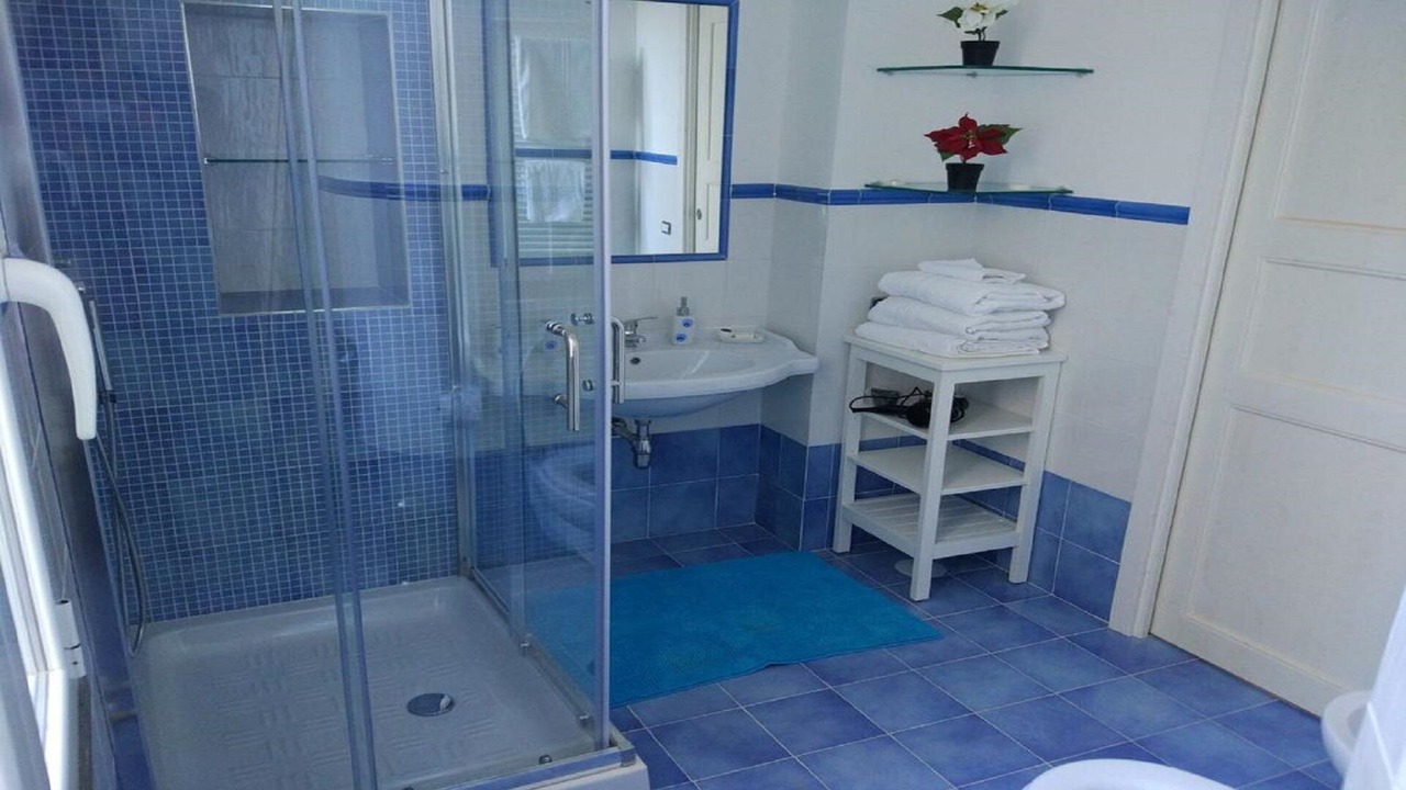 Photo of Bathroom in Naples City Centre