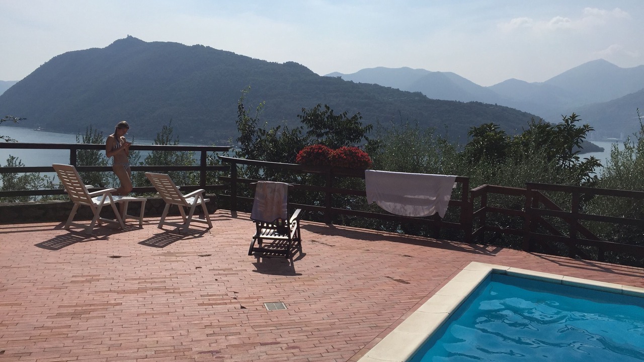 Photo of Patio Balcony in Sale Marasino