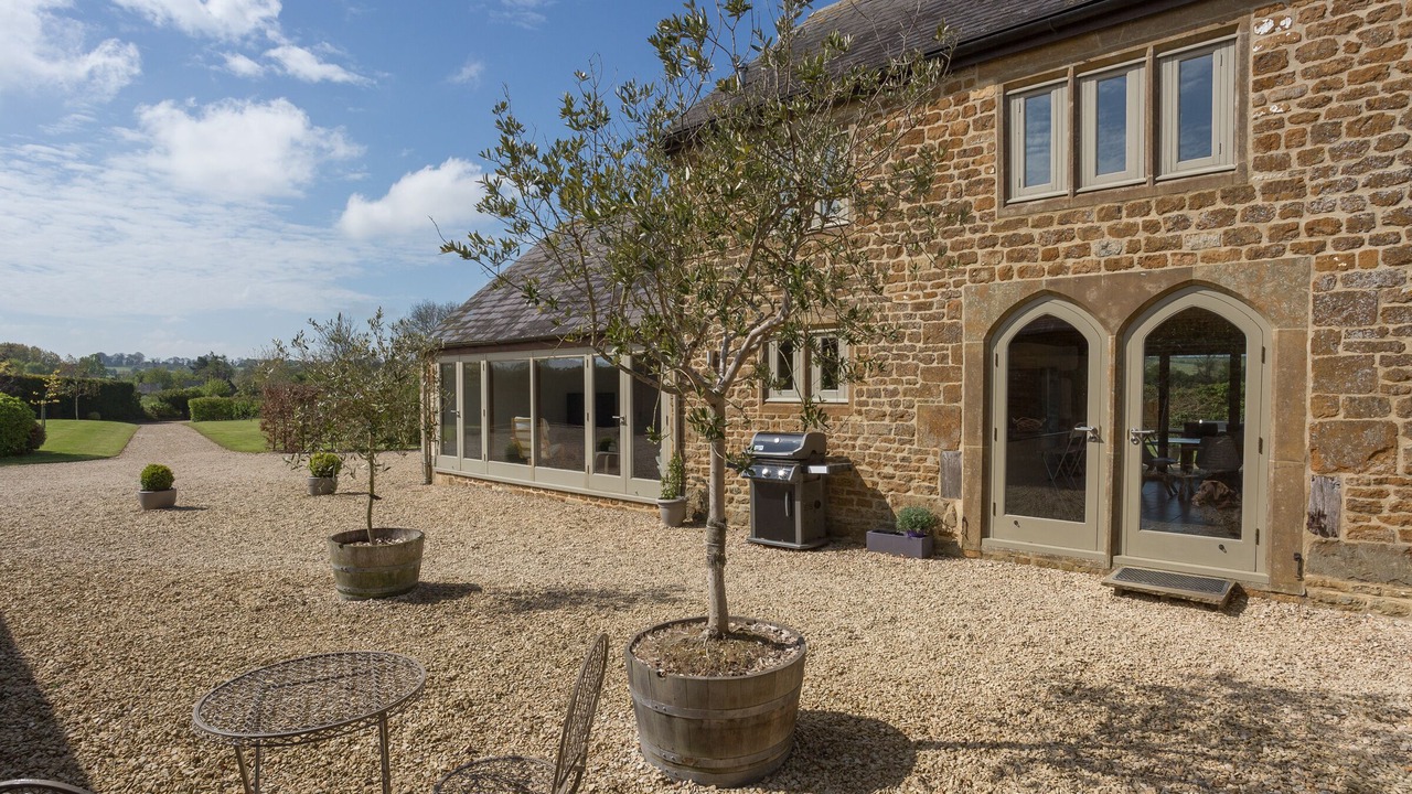 Photo of Patio Balcony in Hook Norton