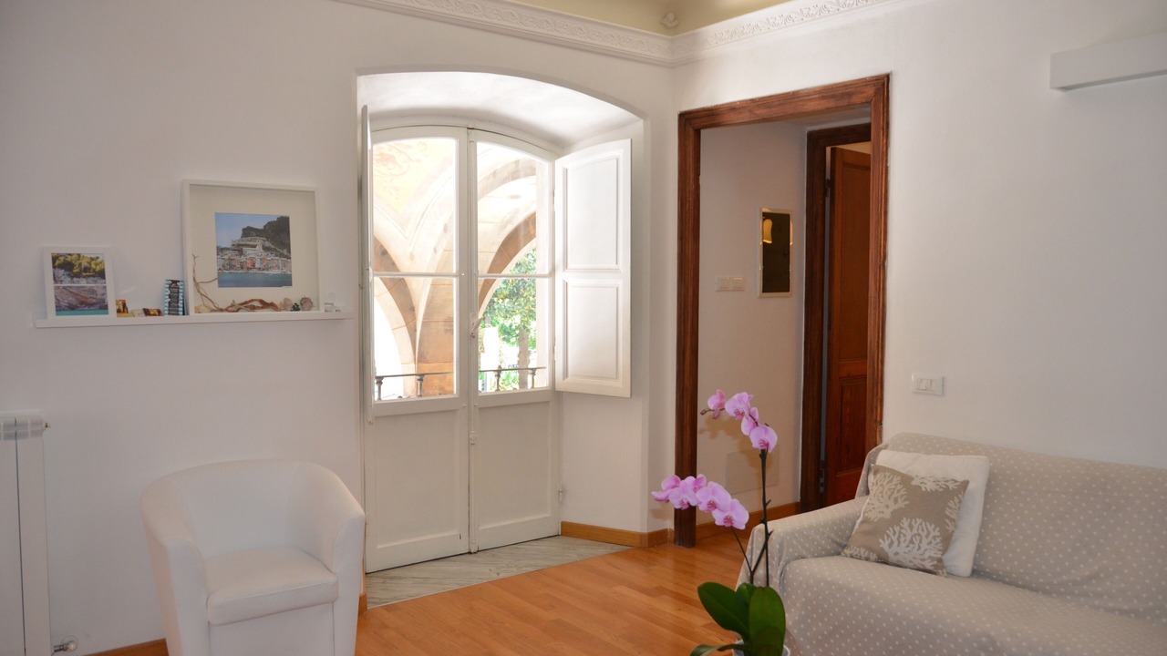 Photo of Livingroom in La Spezia Historic Centre